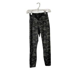 Fabletics PowerHold Green Camo Camouflage Crop Athletic Athleisure Leggings